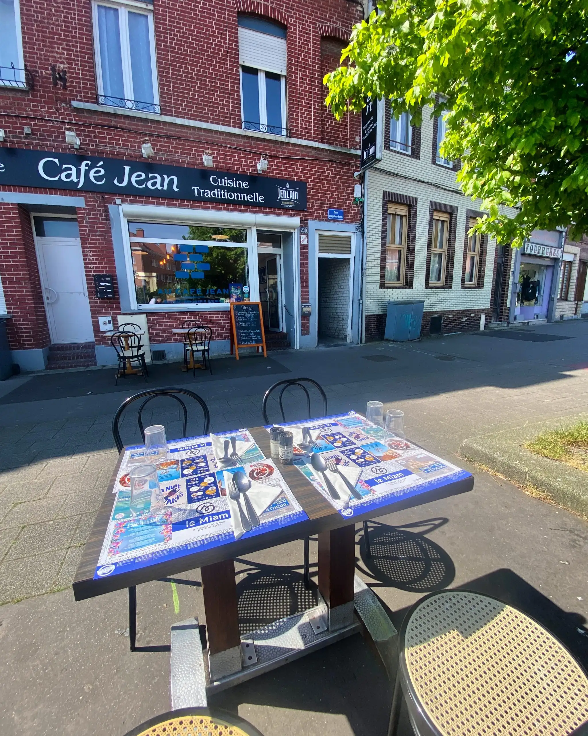 Au Café Jean à Roubaix