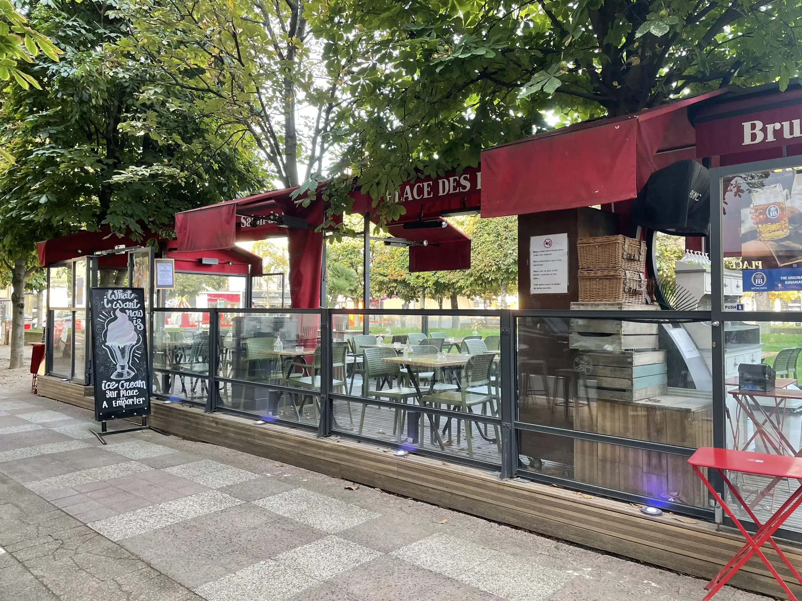 Place des Fêtes à Clichy