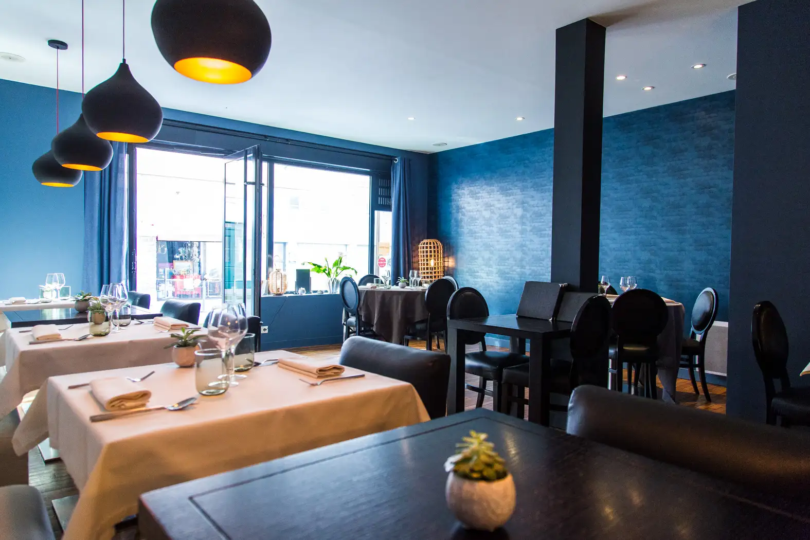 Louise. ( Restaurant & Cave à vin - Épicerie fine ) à Lorient