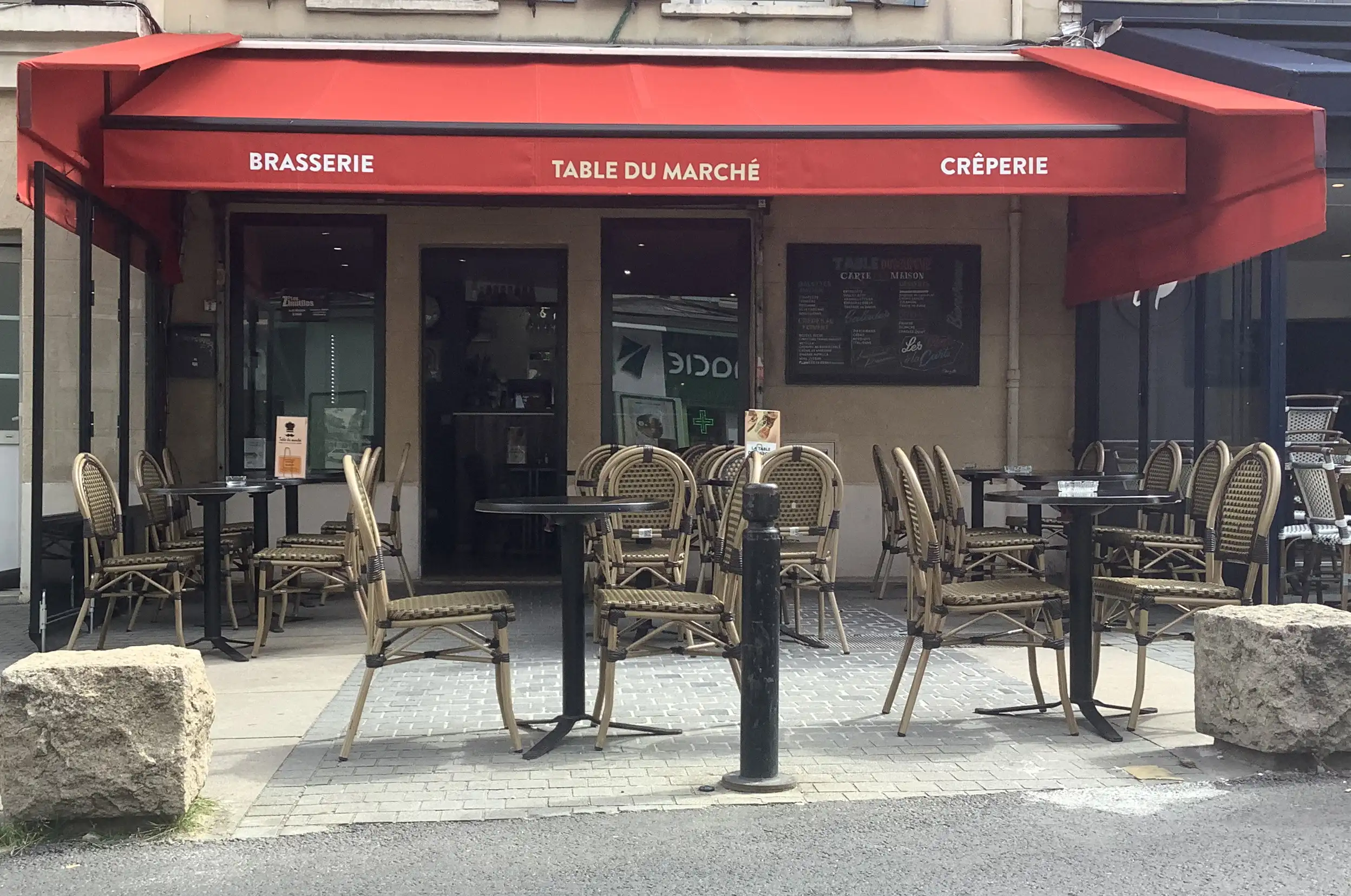Table du Marché à Nanterre