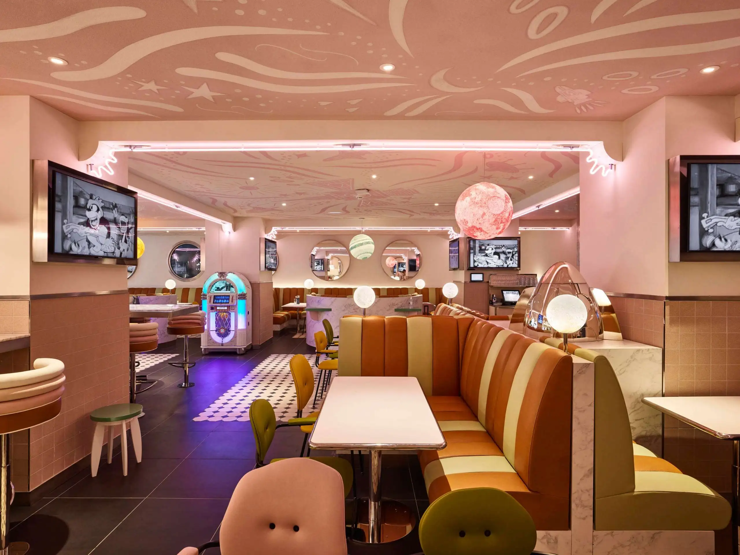 Mama Restaurant Paris La Défense à Puteaux