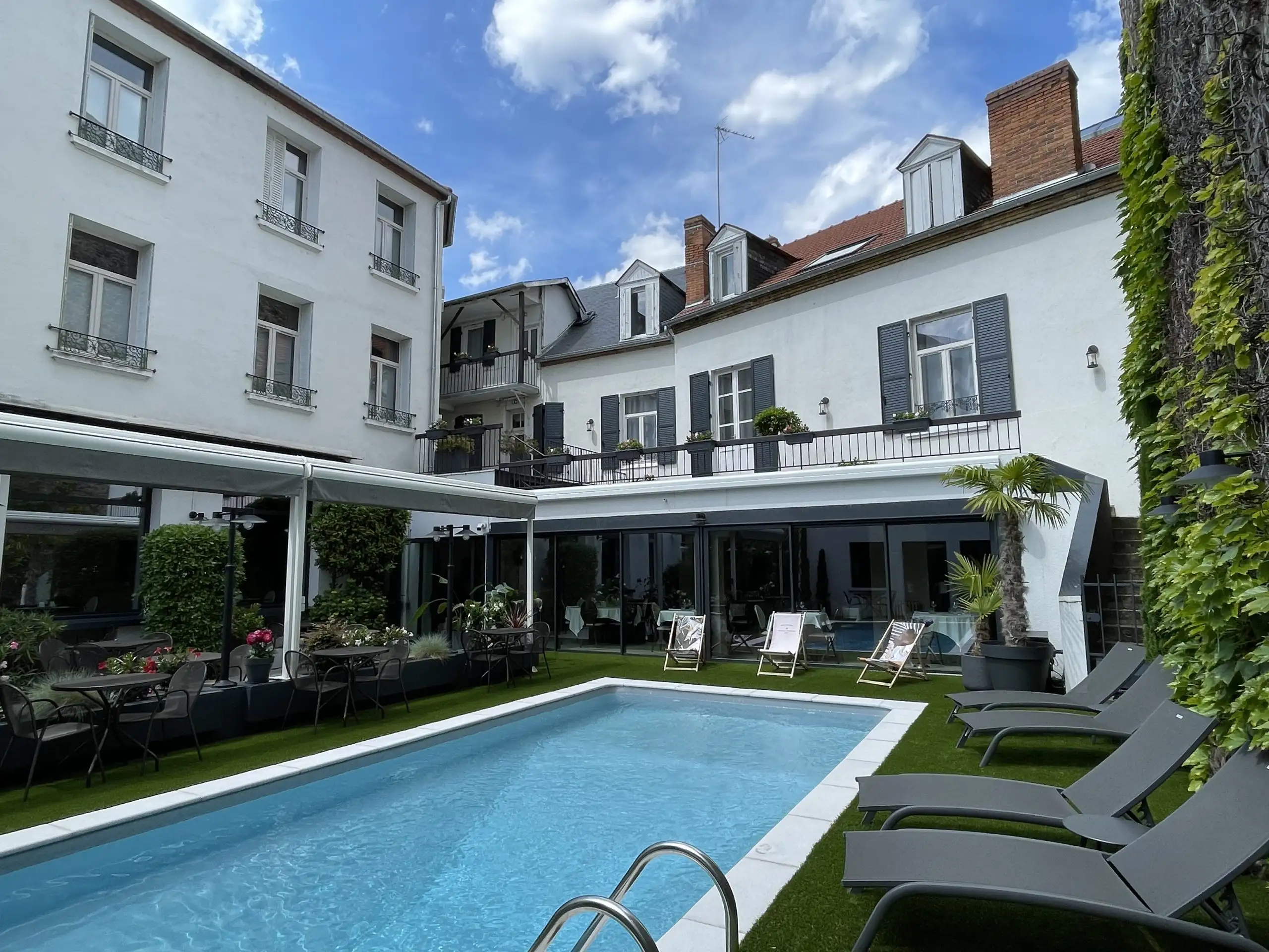 Demeures et châteaux le Pavillon d’Enghien, hôtel-restaurant, piscine, Vichy à Vichy