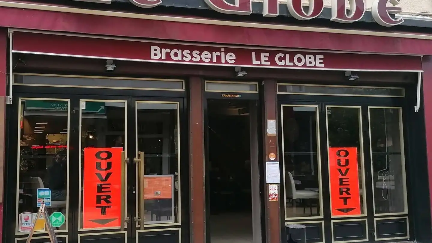 Brasserie Le Globe...bar..salon de the.. à Annemasse