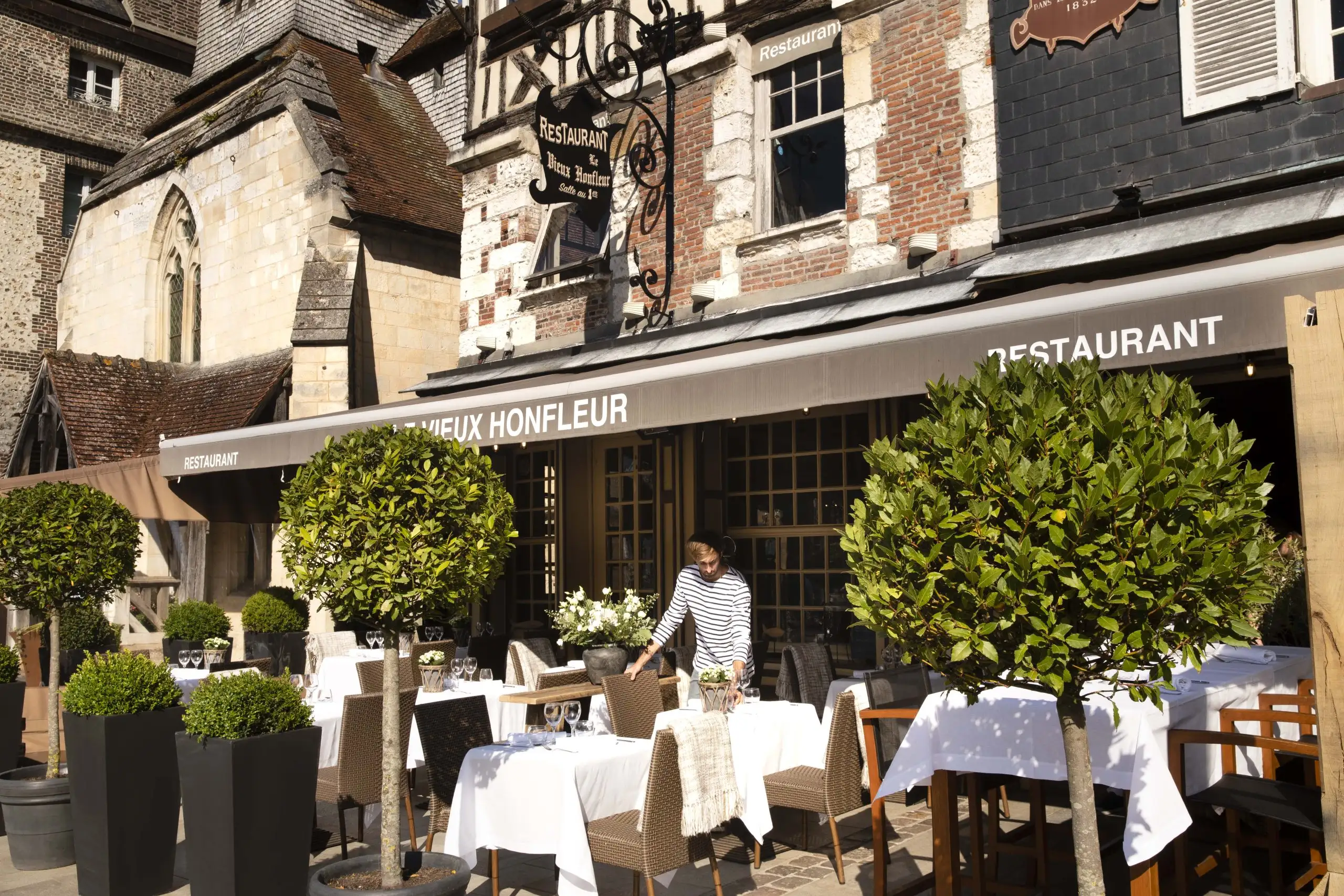 Le Vieux Honfleur Restaurant - Service continu le week-end à Honfleur