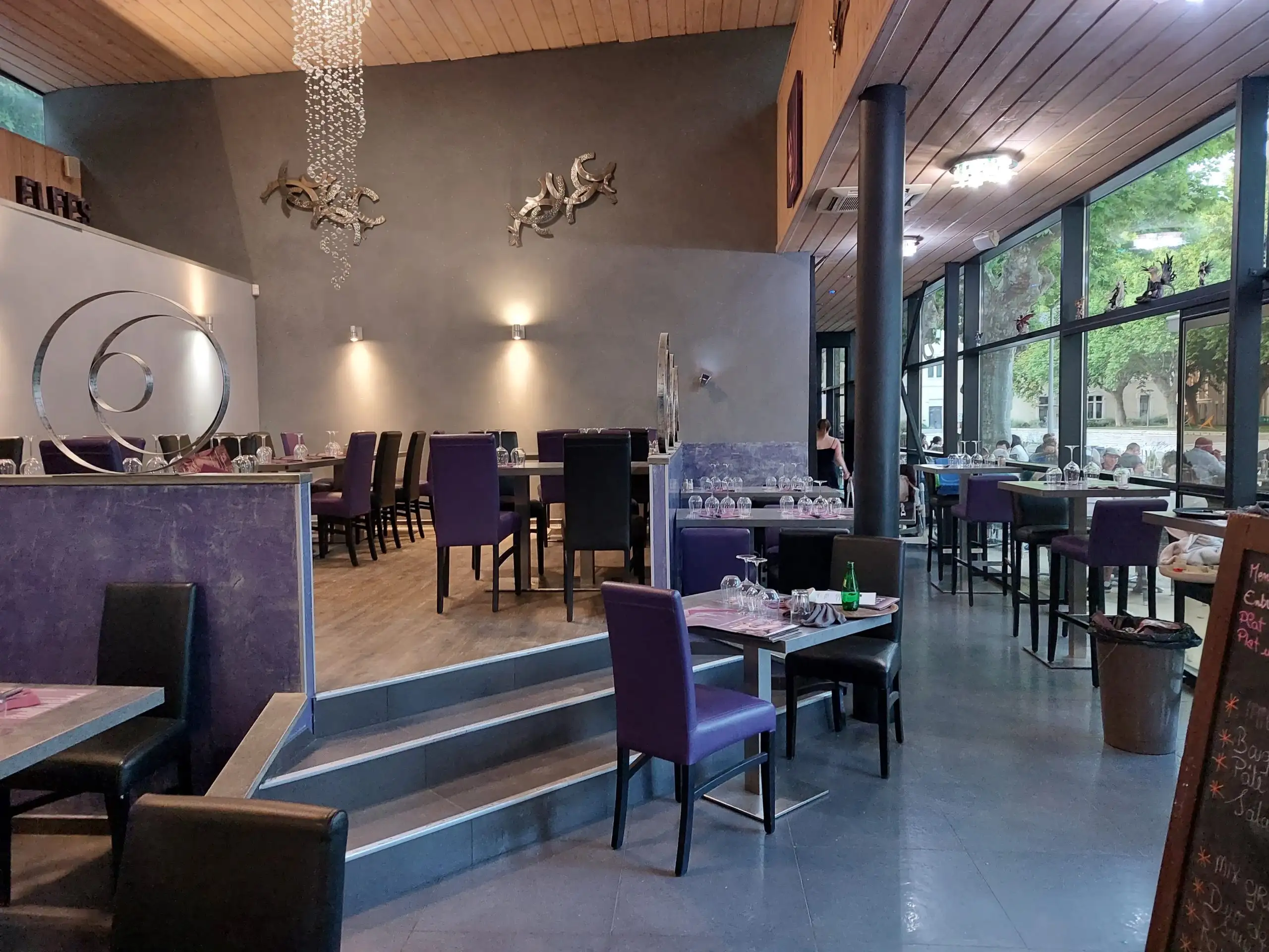 AUX 3 ELFES à Montélimar