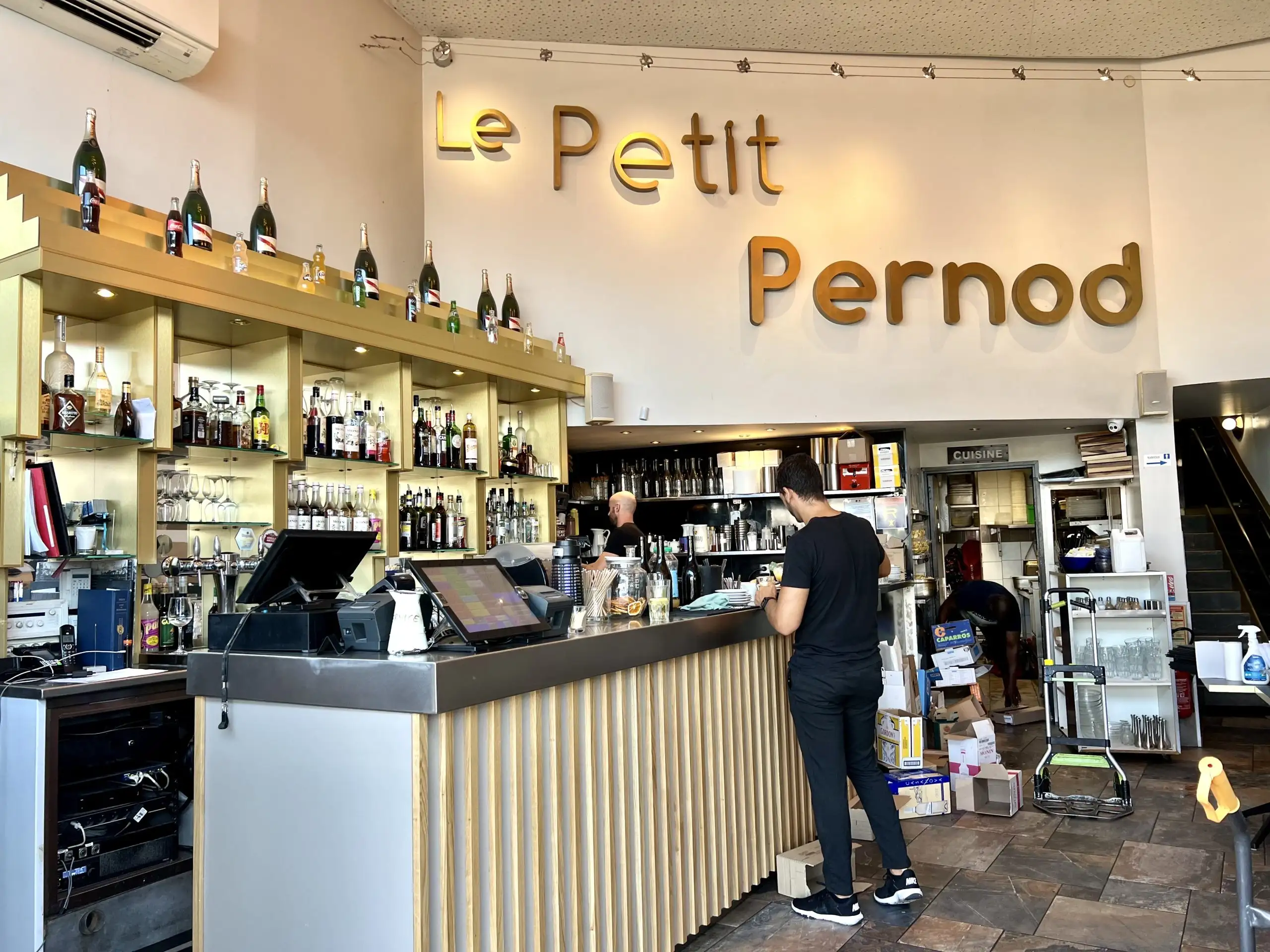 Le Petit Pernod à Marseille