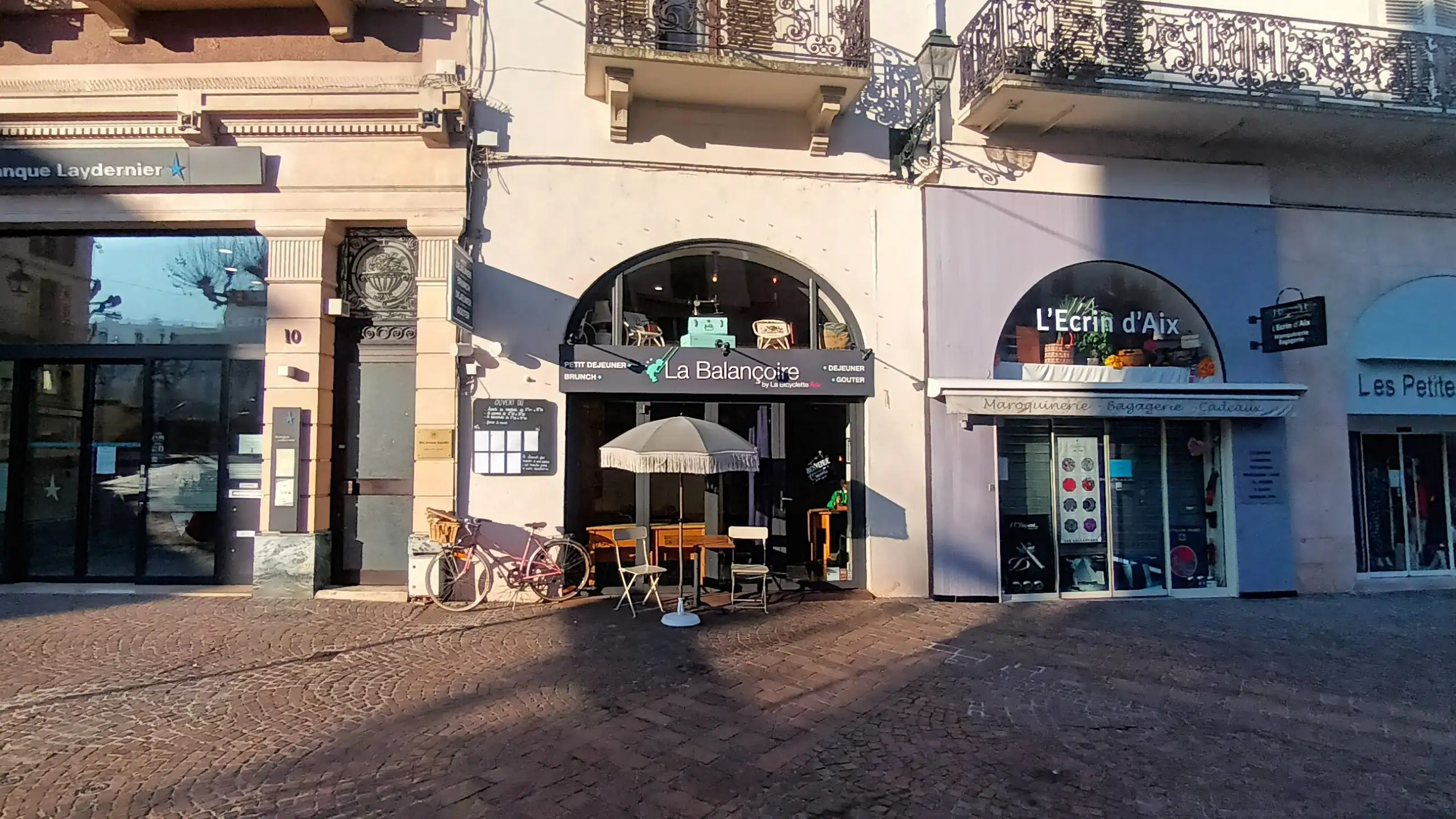 La Balançoire by La Bicyclette Rose à Aix-les-Bains