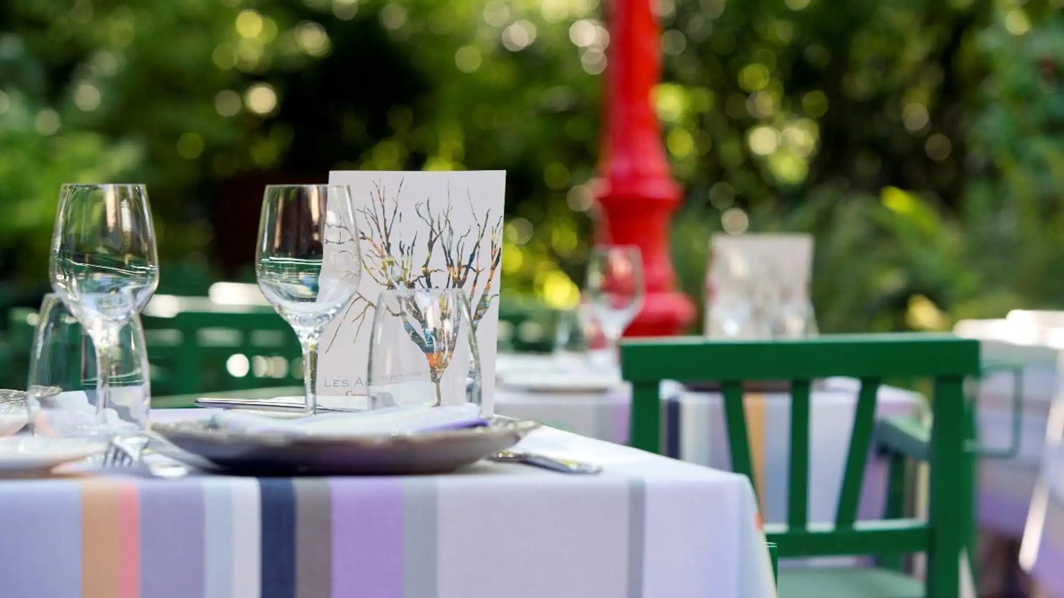 Cazaudehore Hôtel - Restaurant - Terrasse à Saint-Germain-en-Laye