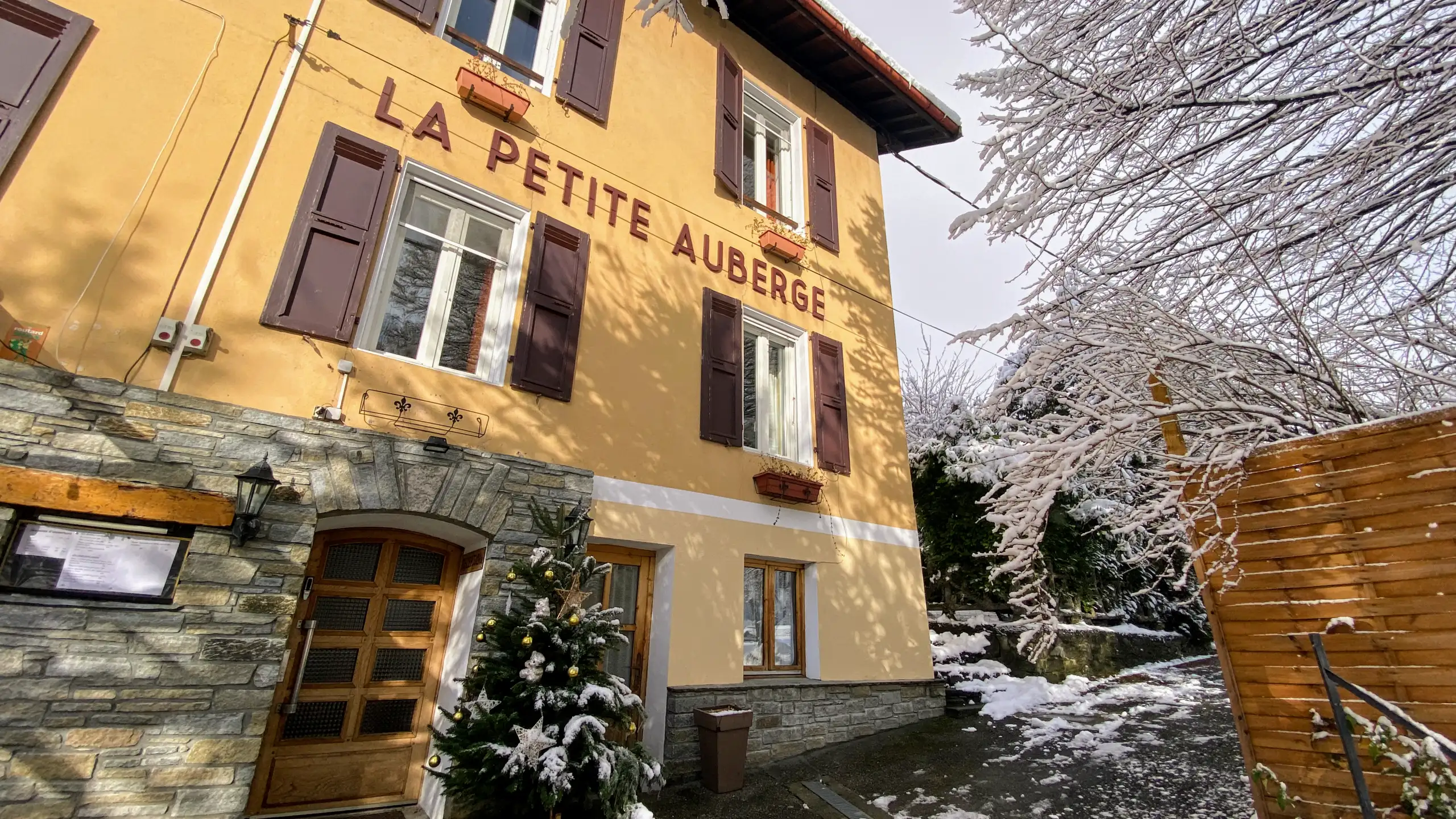 La Petite Auberge Hôtel Restaurant à Bourg Saint Maurice à Bourg-Saint-Maurice