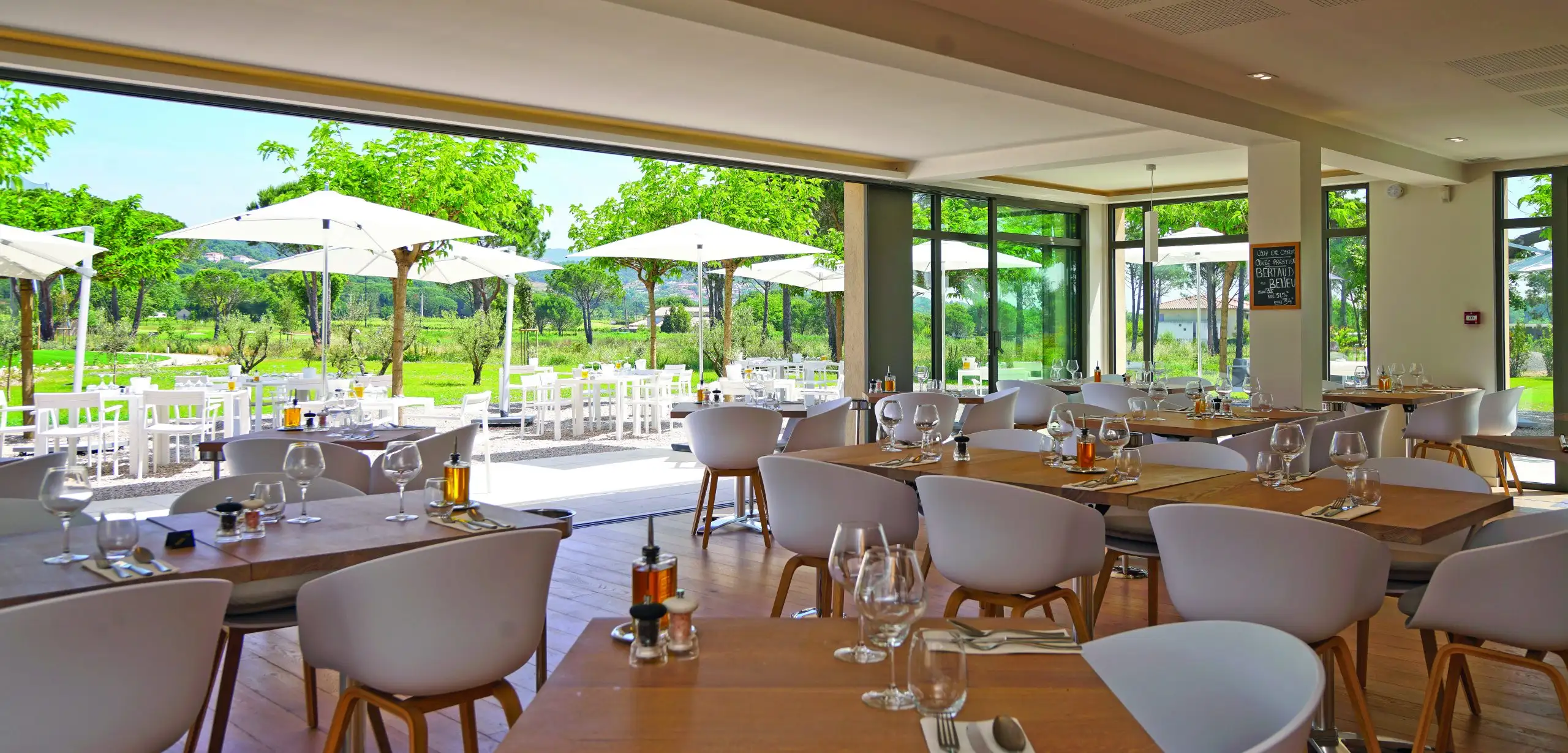 La TABLE des OLIVIERS à Grimaud