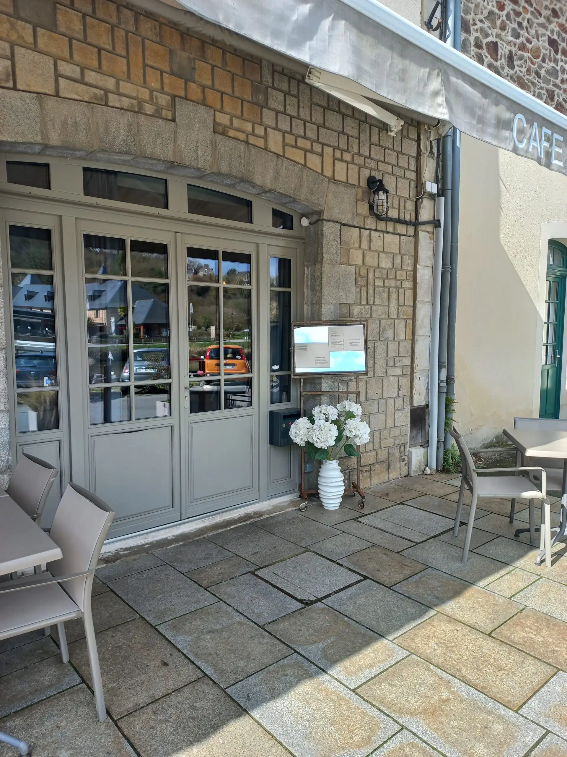 LE POISSON IVRE à Dinan