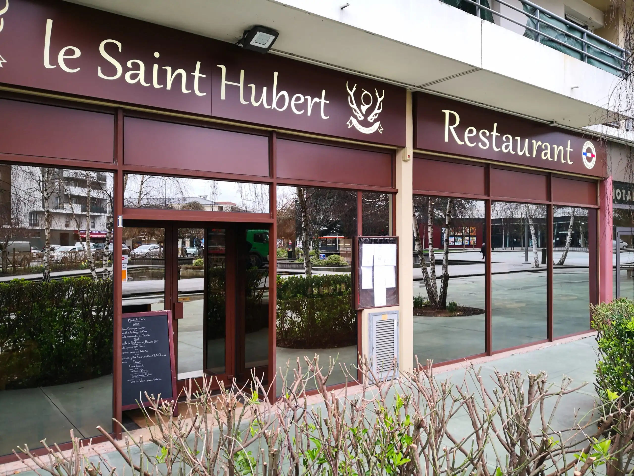Restaurant le Saint Hubert à Le Blanc-Mesnil