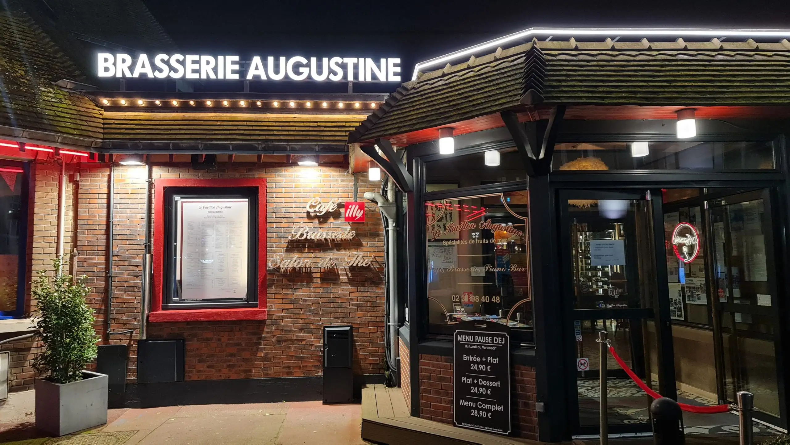 LE PAVILLON AUGUSTINE à Trouville-sur-Mer