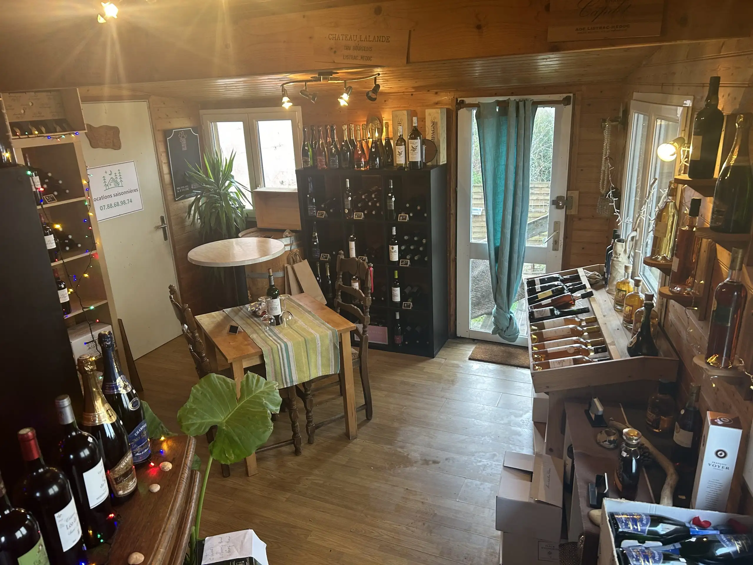 Le cabanon et sa cave à vin à Lacanau