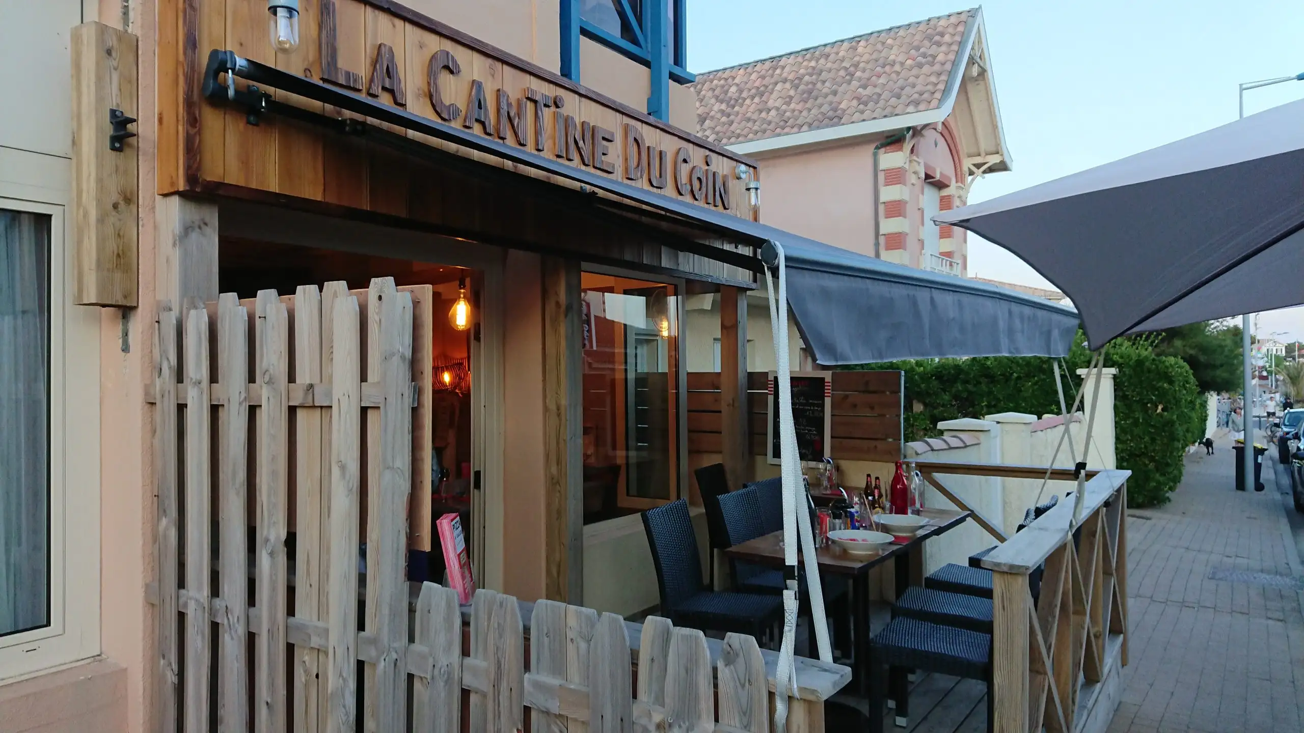 LA CANTINE DU COIN à Lacanau