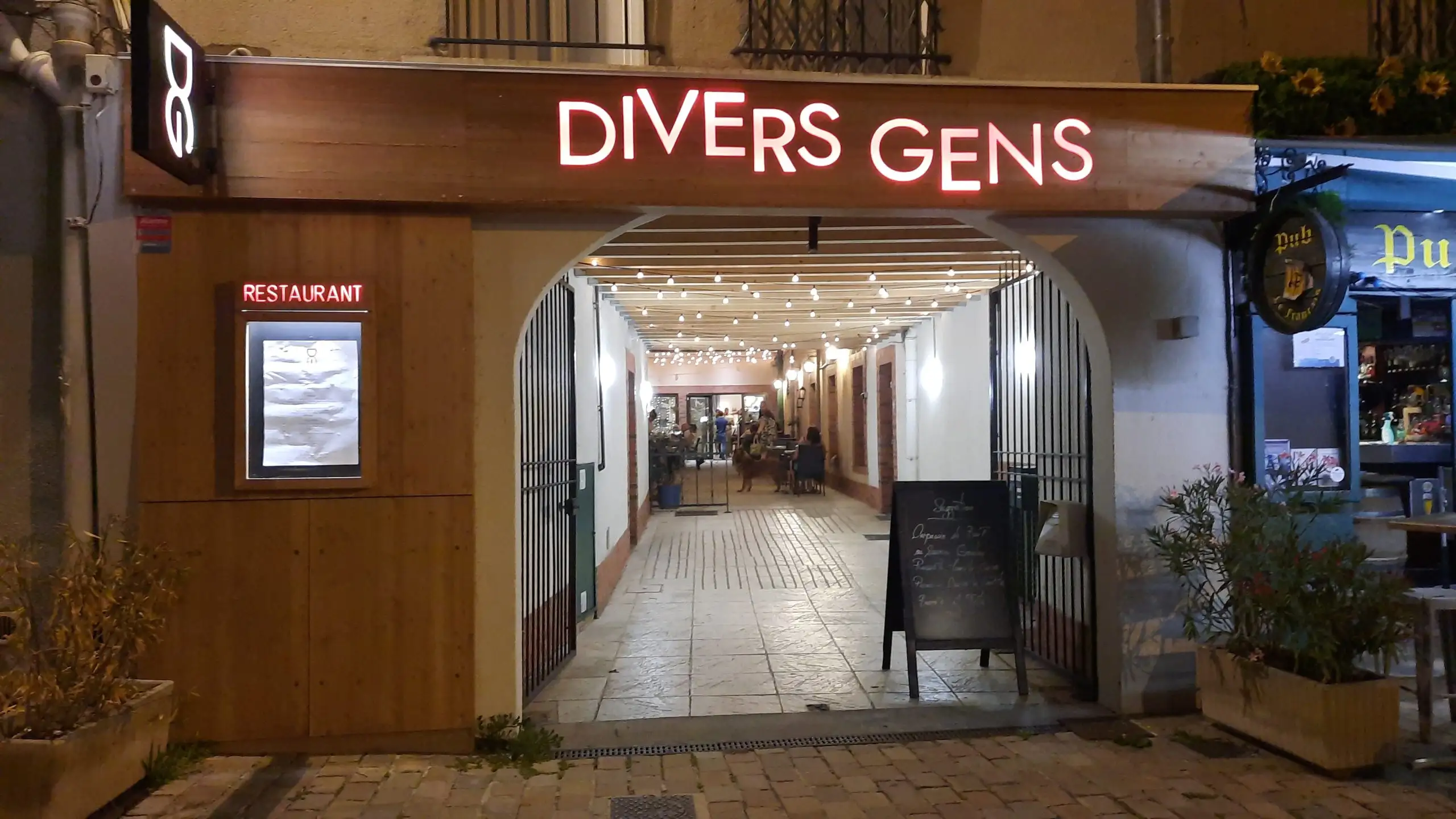 Divers Gens à Moulins