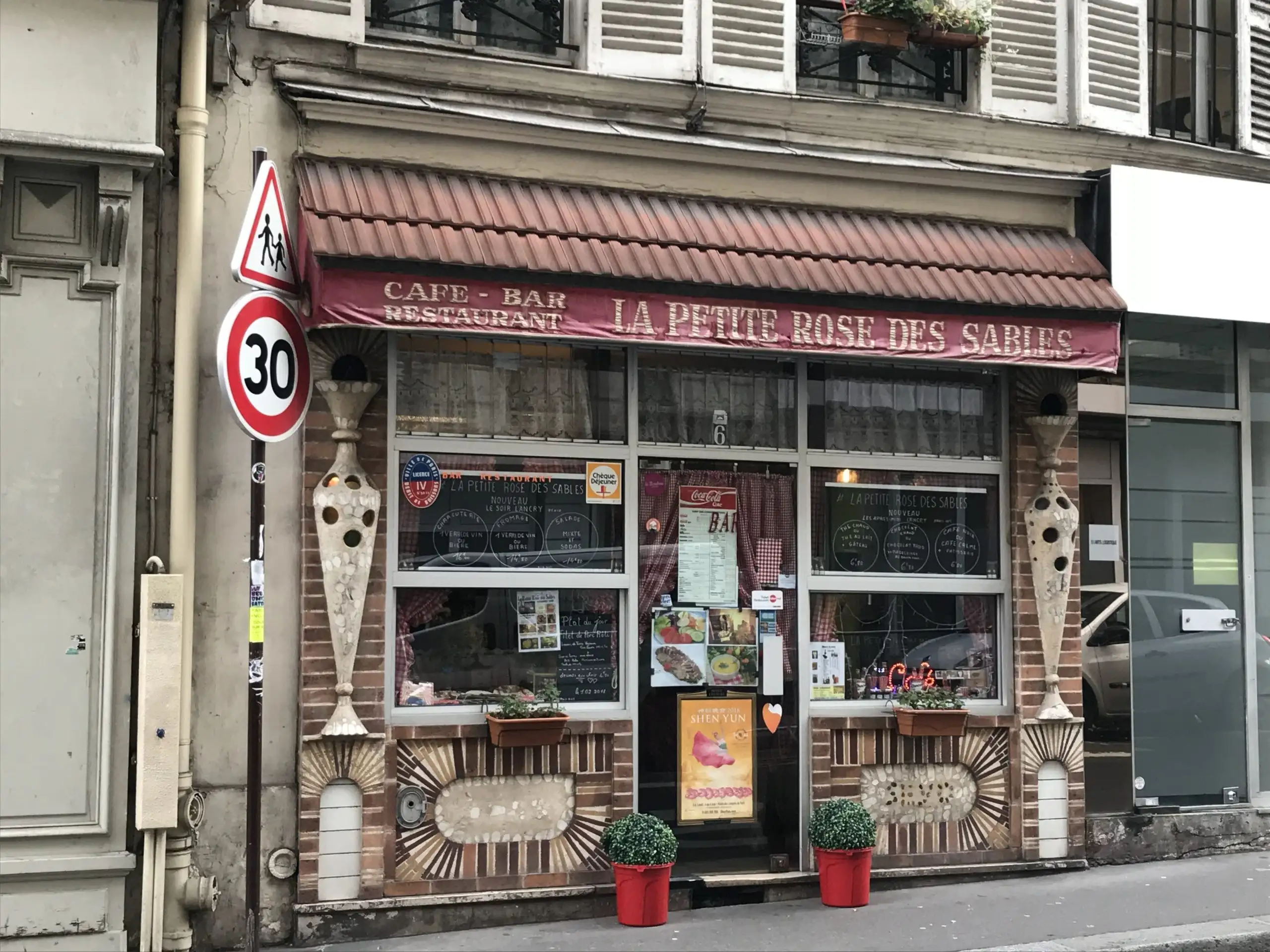 La Petite Rose des Sables à Paris