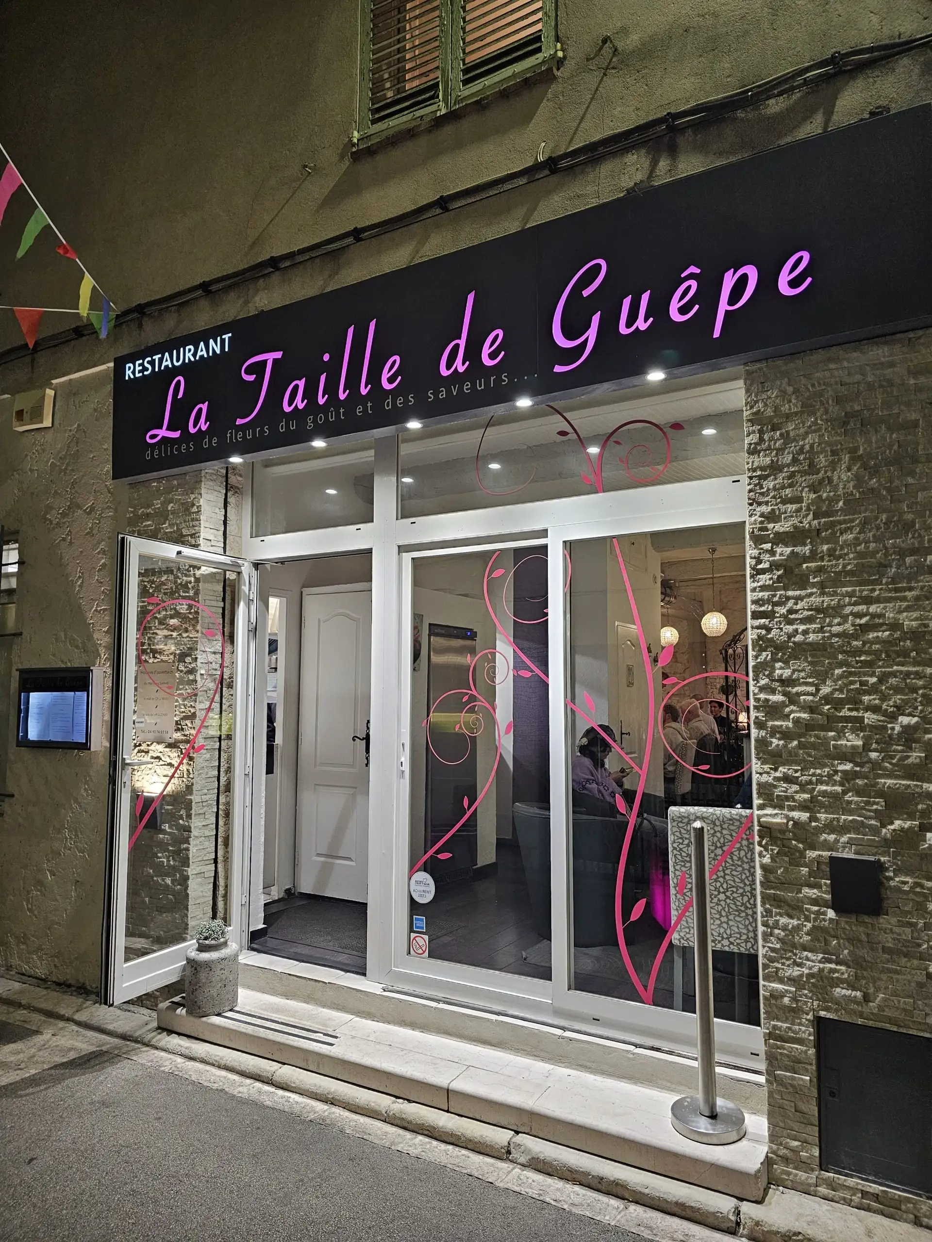 La Taille de Guêpe à Antibes