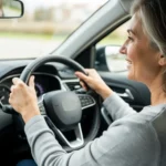 Conduire après une prothèse de hanche : Le guide complet pour une reprise sereine