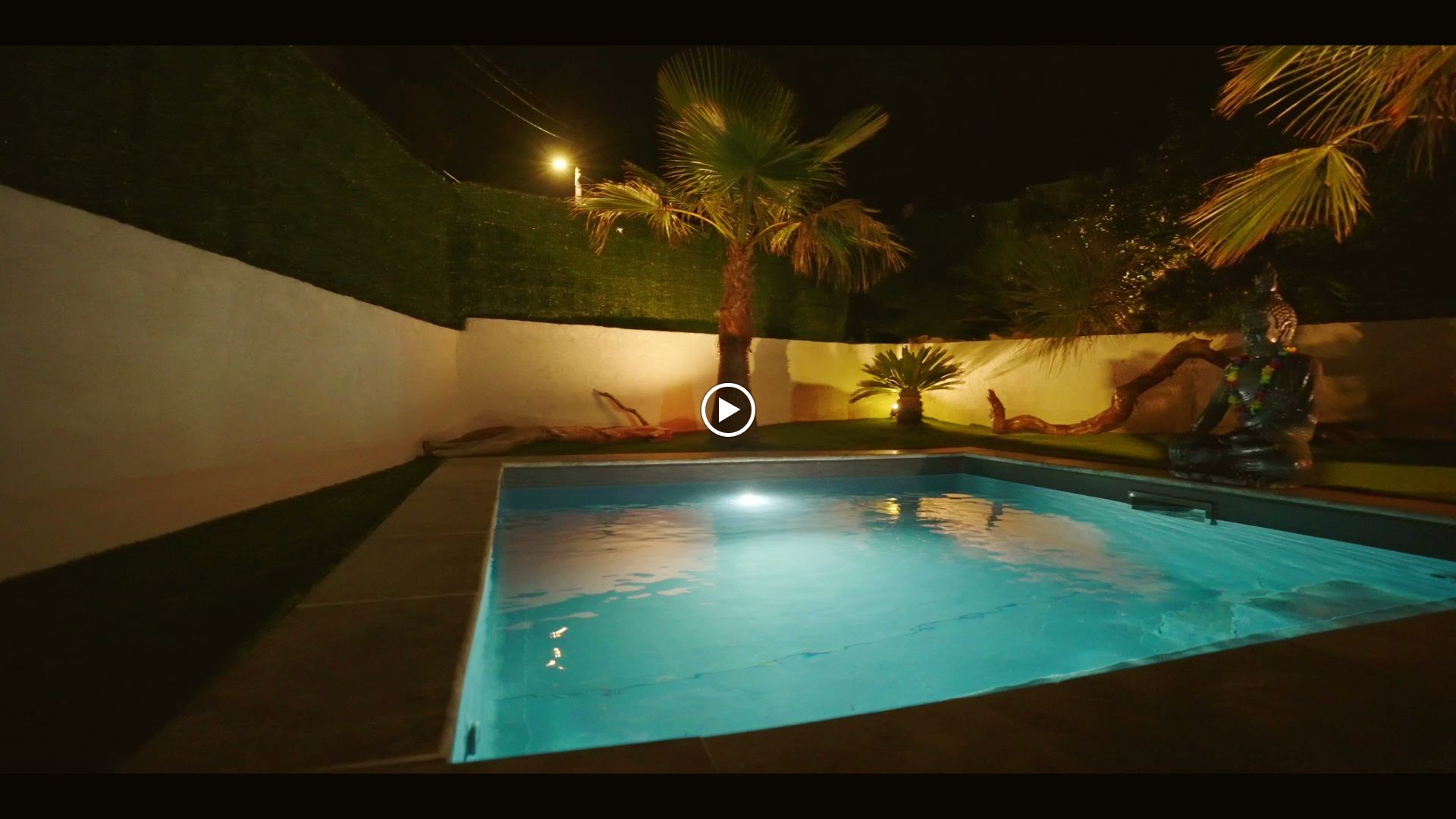 Photos de Chambre d'hôte Ô Balinais Love room jacuzzi Spa piscine privative Marseille n°3