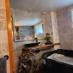 Photos de Une soirée en amoureux à Dijon, tout confort, balnéo et terrasse privatifs n°8