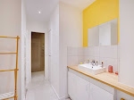 Photos de Chic and modern apt - 2BR/6P- Place de la Nation - Belvilla by Oyo n°3