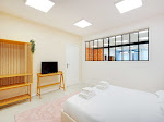 Photos de Chic and modern apt - 2BR/6P- Place de la Nation - Belvilla by Oyo n°5
