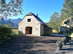 Photos de Gîte Le Rocher | Chalet vue Pyrénées avec spa | 6 pers | Asson Béarn 64 n°2